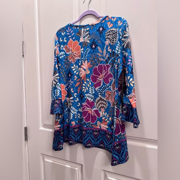 3 for $20 - * Teal Floral V-Neck Tunic with Purple & Orange Accents - Picture 5 of 5